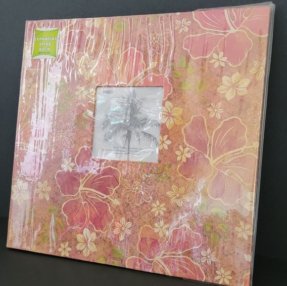 Scrapbooks - Picture 5 of 6